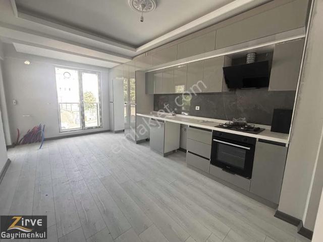 Zirveden Çarşıda Kök Tapu 3+1 Daire
