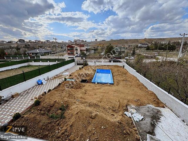 Zirve'den Bağlarda 2 Katlı 5+1 İskanlı Lüks Yapılı Villa
