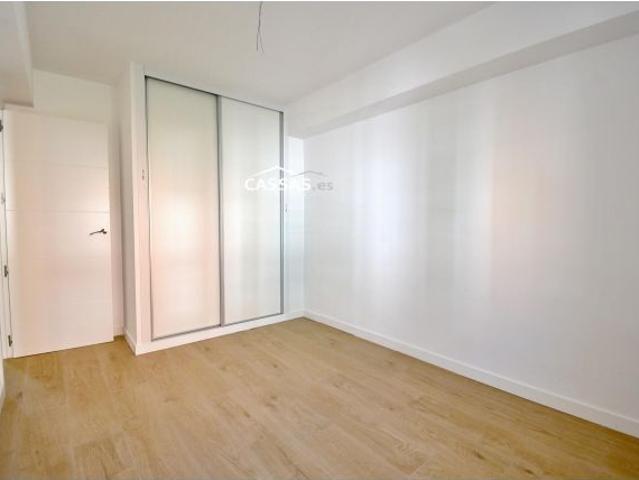 ZONA MÁRMOL. Piso de 3 habitaciones con terraza. Reforma a estrenar