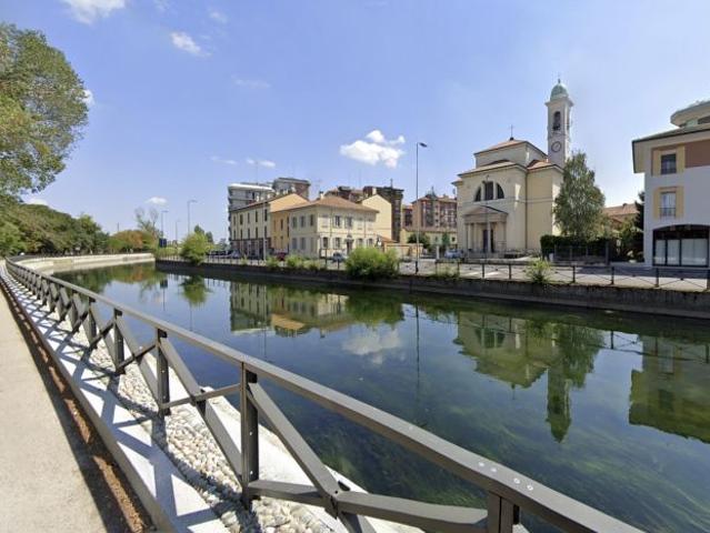Zona navigli appartamento con 3 camere cucina salone ristrutturato nuovo