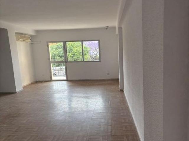 Zona norte San Joaquin vivienda sin muebles con aparcamiento privado en superficie