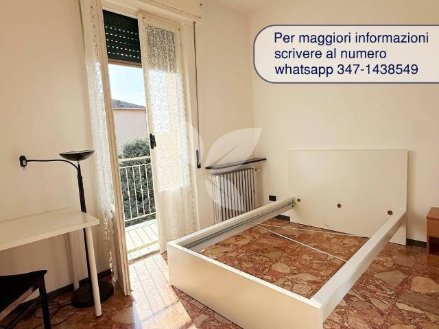 Zona Campus: libera stanza luminosa con balcone privato!
