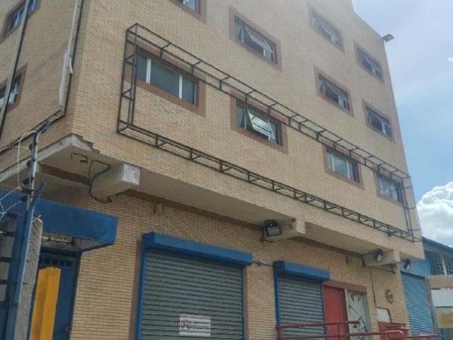 Zona Industrial La Trinidad alquilo edificio