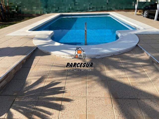 ZONA LAS CUEVAS PARAMO Parcela de 1.500 m2 con casa de 125 m2 y piscina