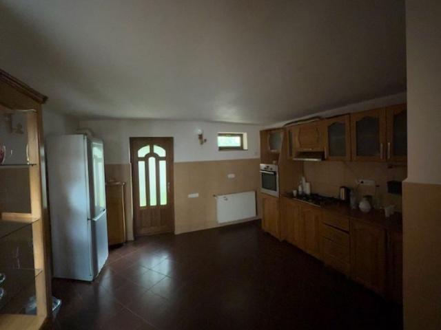 ZONA PARC casa P+1 nemobilata, an 2005!