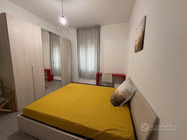 Zona Policlinico: stanza singola arredata