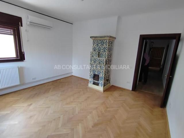Zona Stefan cel Mare Barbu Vacarescu Metrou apartament 3 camere in vila