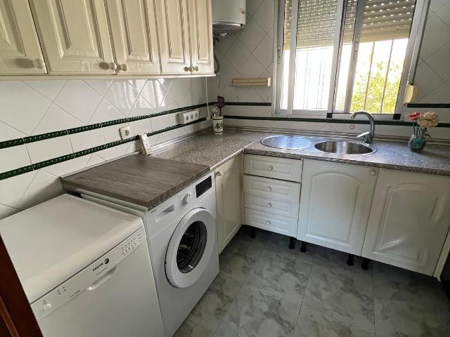 Zona Sur Reina Mercedes. Excelente vivienda reformada y amueblada de 3 habitaciones se alquila. Estudiantes