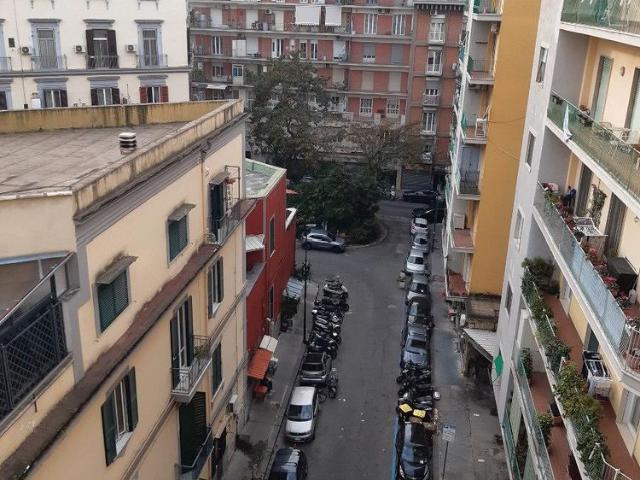 ZONA VANVITELLI appartamento grazioso con terrazzo
