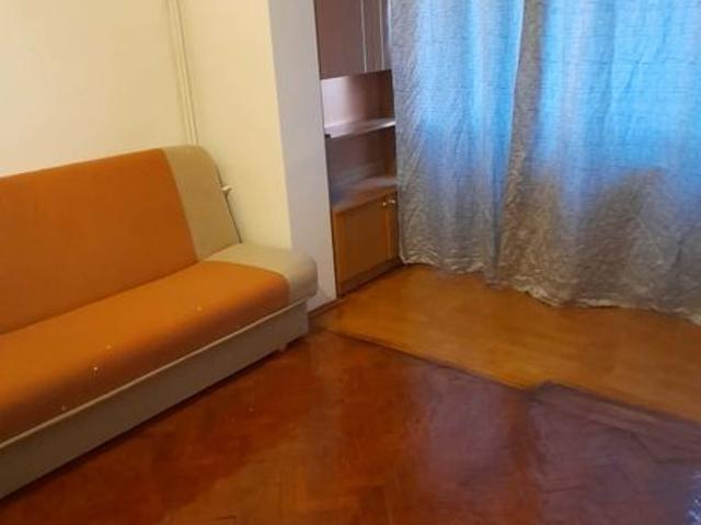 Zona 1 mai langa magazinul Sara facultatea de medicina