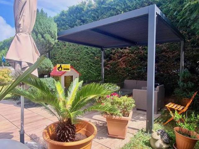 Zone Artisanale: maison 4 Chambres jardin Entrepot avec bu