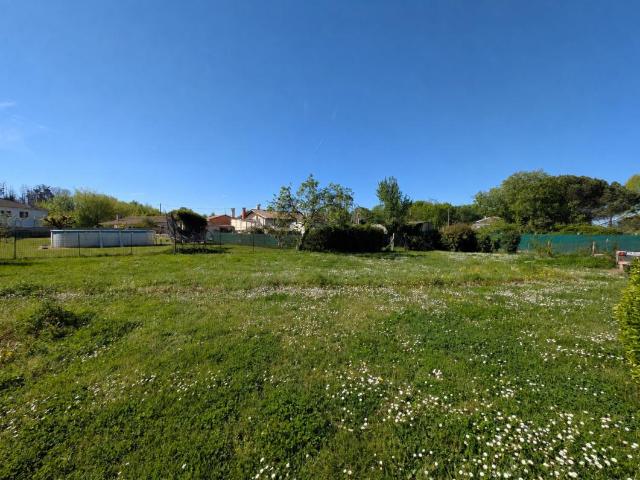 Zone du Canon ARTIGUES Local d’activité à construire 90m² s/ terrain 435m² 110 000€