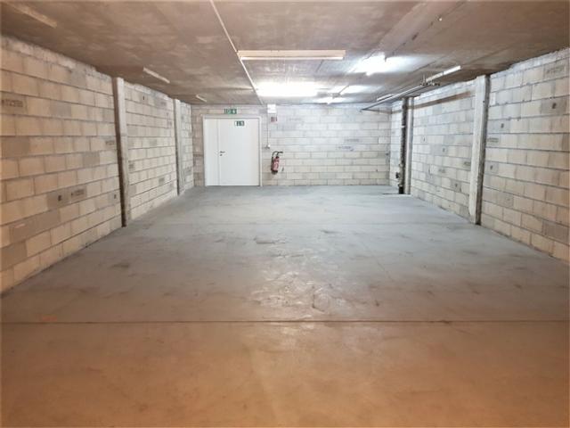 Zone En Budron – Lagerfläche von 152 m2 im Untergeschoss – Lastenaufzug