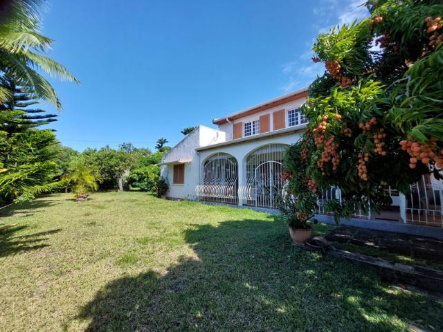 Zone résidentielle villa F6/7 à rénover sur 1600 EUR m2 de ter