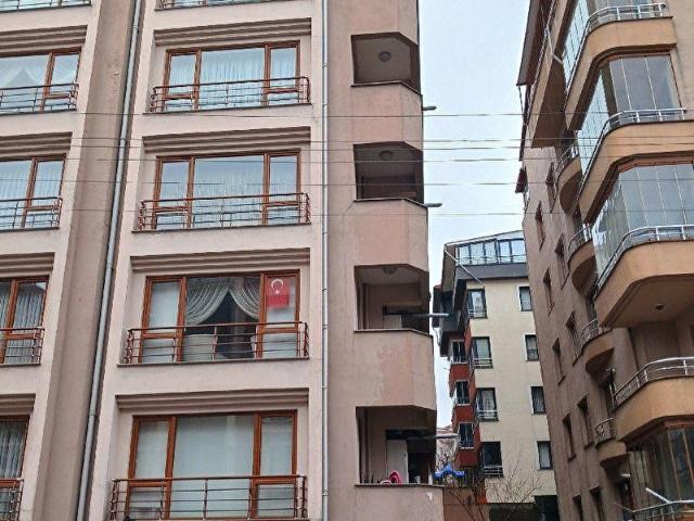 ZONGULDAK BAHÇELİEVLER SİTEDE YILDIZ SOK SATILIK DAİRELER