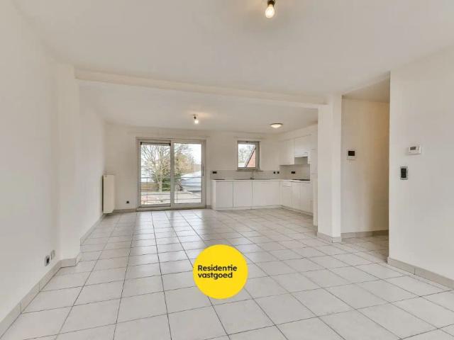 Zonnig appartement met terras in centrum van Oudenburg!