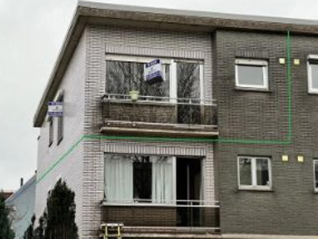 Zonnig hoekappartement met overdekt terras en aparte garage