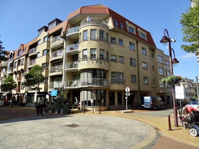 Zonnig hoekappartement met ruime terras Kerkstraat Wendui
