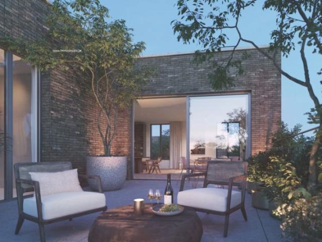Zonnige penthouse met afwerking naar keuze op toplocatie