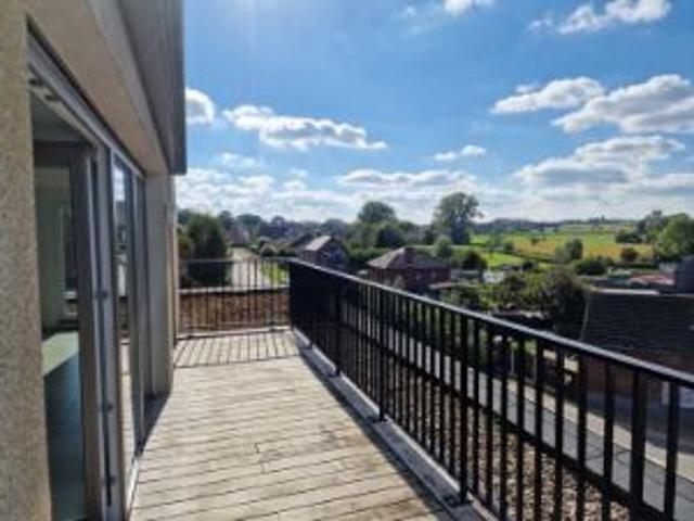 Zonnige penthouse met ruim terras en garageplaats