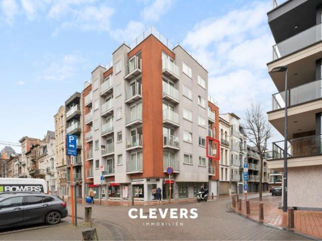 Zonovergoten appartement aan het idyllische Sint Rochusplei