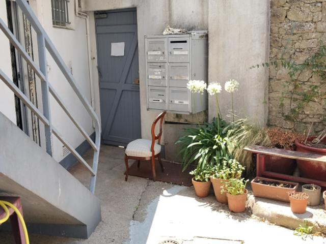 ZOLA RDC APPARTEMENT 1 CHAMBRE
