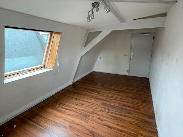 Zolderkamer vrij in het Bezuidenhuis