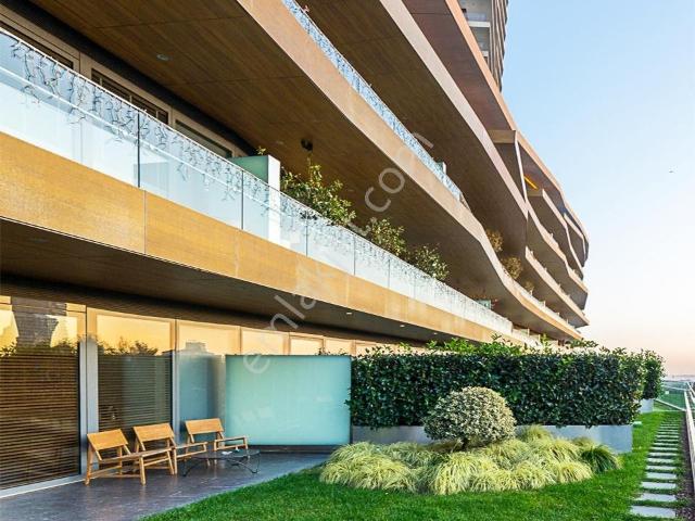 Zorlu Center Kiralık Lüks Terasevler Ofis Katı