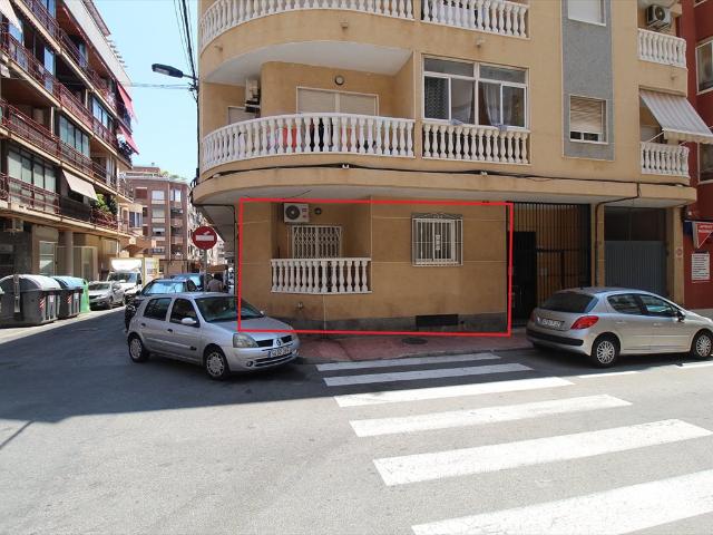 Przestronne 3 pokojowe mieszkanie na parterze w Torrevieja zapraszam