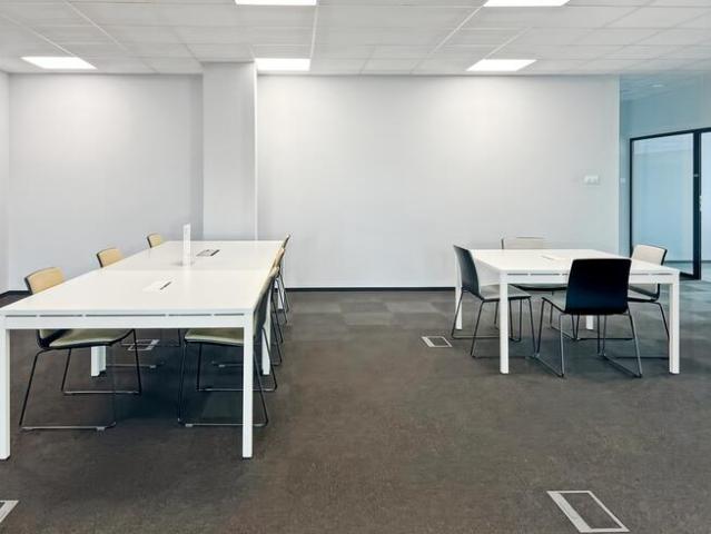 Znajdź własne biurko w lokalizacji Regus Diamentum