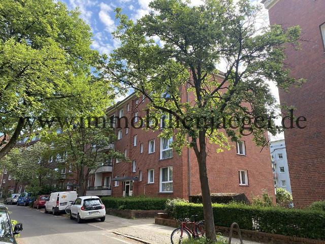 Zw. Stadtparkt und Mühlenkamp Modernisierte Wohnung mit 2x Balkone, Holzdielen, Duschbad, 1.OG