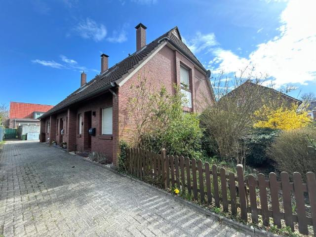 ZWANGSVERSTEIGERUNG! Reihenendhaus in zentraler Lage von Aurich!