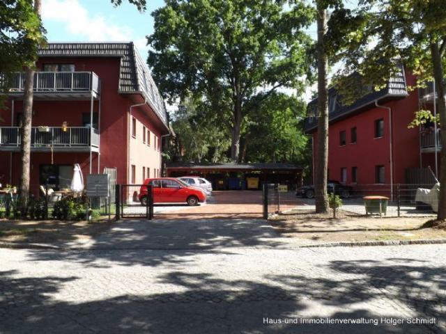 Zwei moderne Mehrfamilienhäuser mit 8 Wohneinheiten