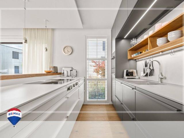 Zwei Ebenen, ein Traum: Luxuriöse Maisonette mit Seeblick