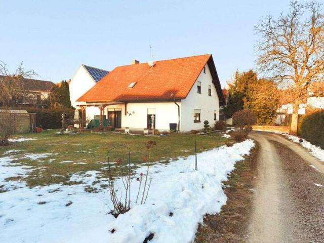 Zwei Häuser ein Grundstück vielfältige Möglichkeiten für Generationen