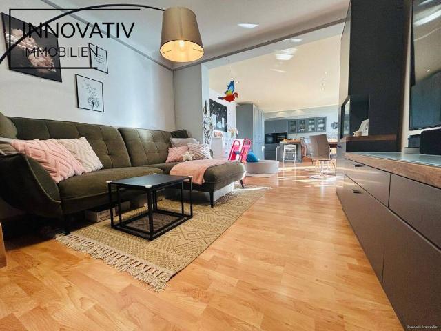 Zwei Wohnungen, ein Zuhause Ihr Familiendomizil mit Weitblick in Püttlingen