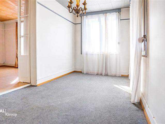 Zwei Wohnungen + Kaution, in 3 Wohneinheiten Haus