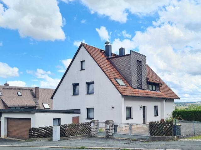 Zweifamilienhaus / Mehrfamilienhaus in Hof Moschendorf