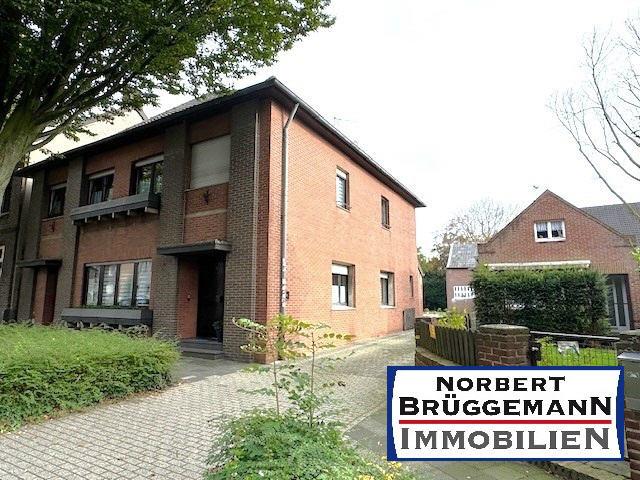 Zweifamilienhaus mit weiterem Wohnhaus