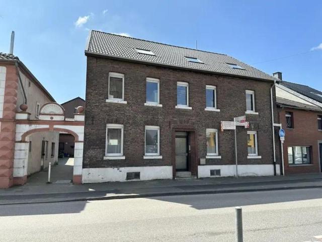 Zweifamilienhaus mit Ausbaupotenzial–wegen Auswanderung abzugeben