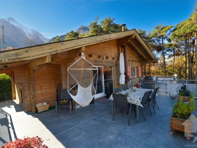Zweifamilienhaus mit Charme und Naturparadies vor der Tür