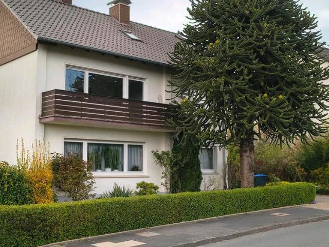 Zweifamilienhaus mit Doppelgarage