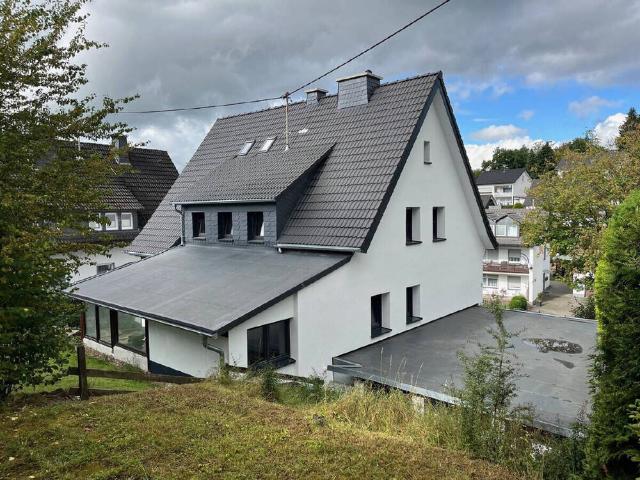 Zweifamilienhaus mit Einliegerwohnung modernisiert, großzügig, wirtschaftlich durchdacht