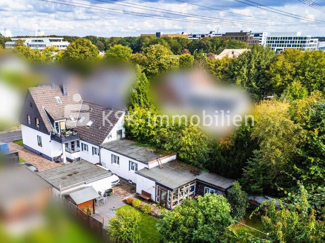 Zweifamilienhaus mit Einliegerwohnung auf attraktivem Grundstück in 50354 Hürth Efferen!