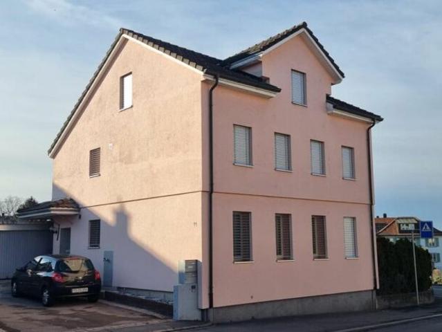 Zweifamilienhaus mit Einliegerwohnung im Dachgeschoss Ideal für Mehrgenerationen oder Mieteinnahmen