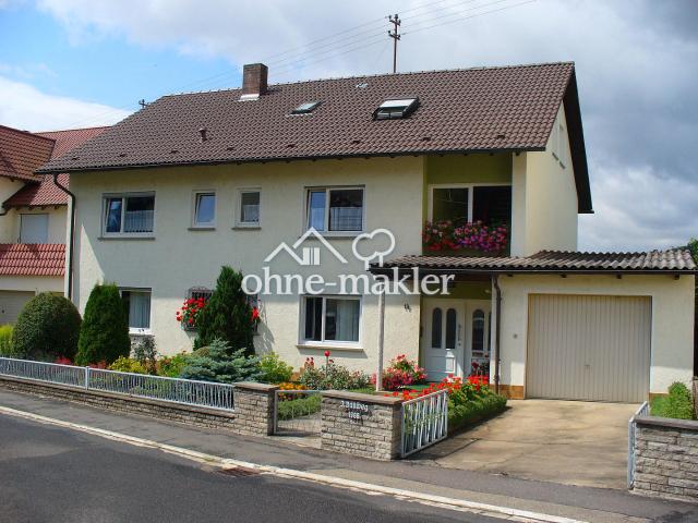 Zweifamilienhaus mit Einliegerwohnung in Königshofen