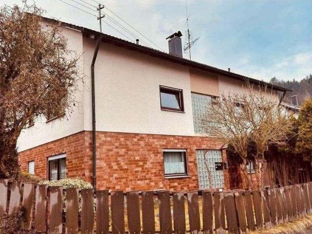 Zweifamilienhaus mit Einliegerwohnung in ruhiger Lage