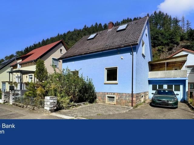 Zweifamilienhaus mit Garten und Garage in Weinheim / Sanierungsobjekt in Top Lage!