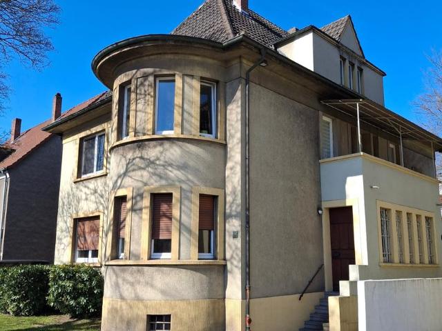 Zweifamilienhaus mit Garage, Garten, Nähe Fußgängerzone