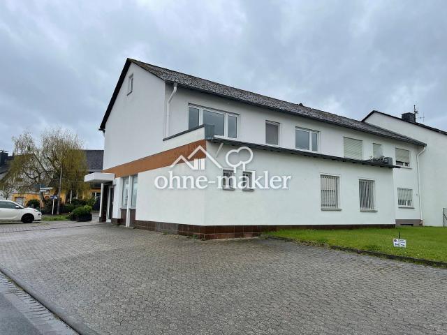 Zweifamilienhaus mit Gewerbeeinheit auf dem Mallendarer Berg